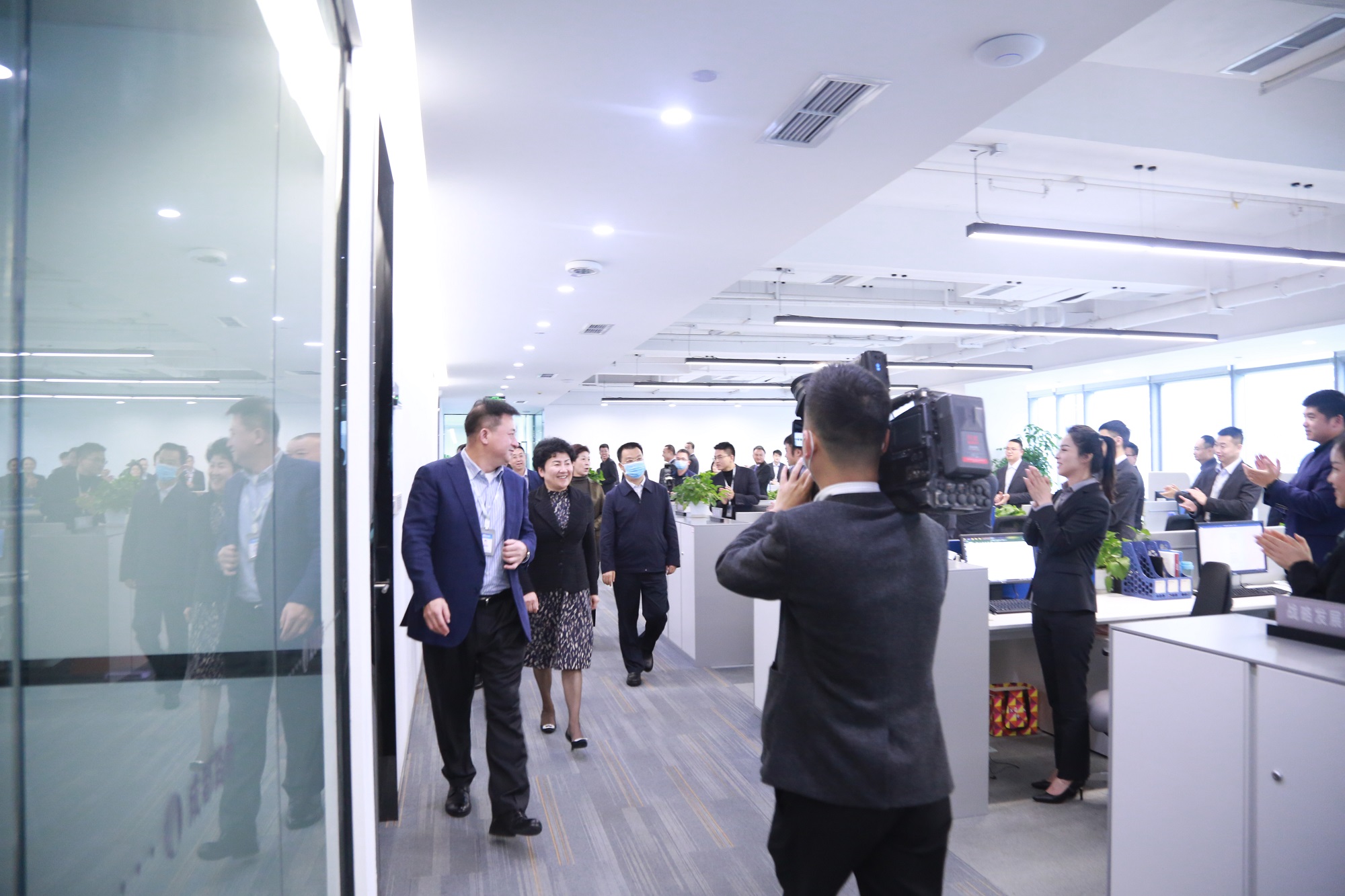 省人大常委會副主任、達(dá)州市委書記包惠蒞臨公司視察指導(dǎo)